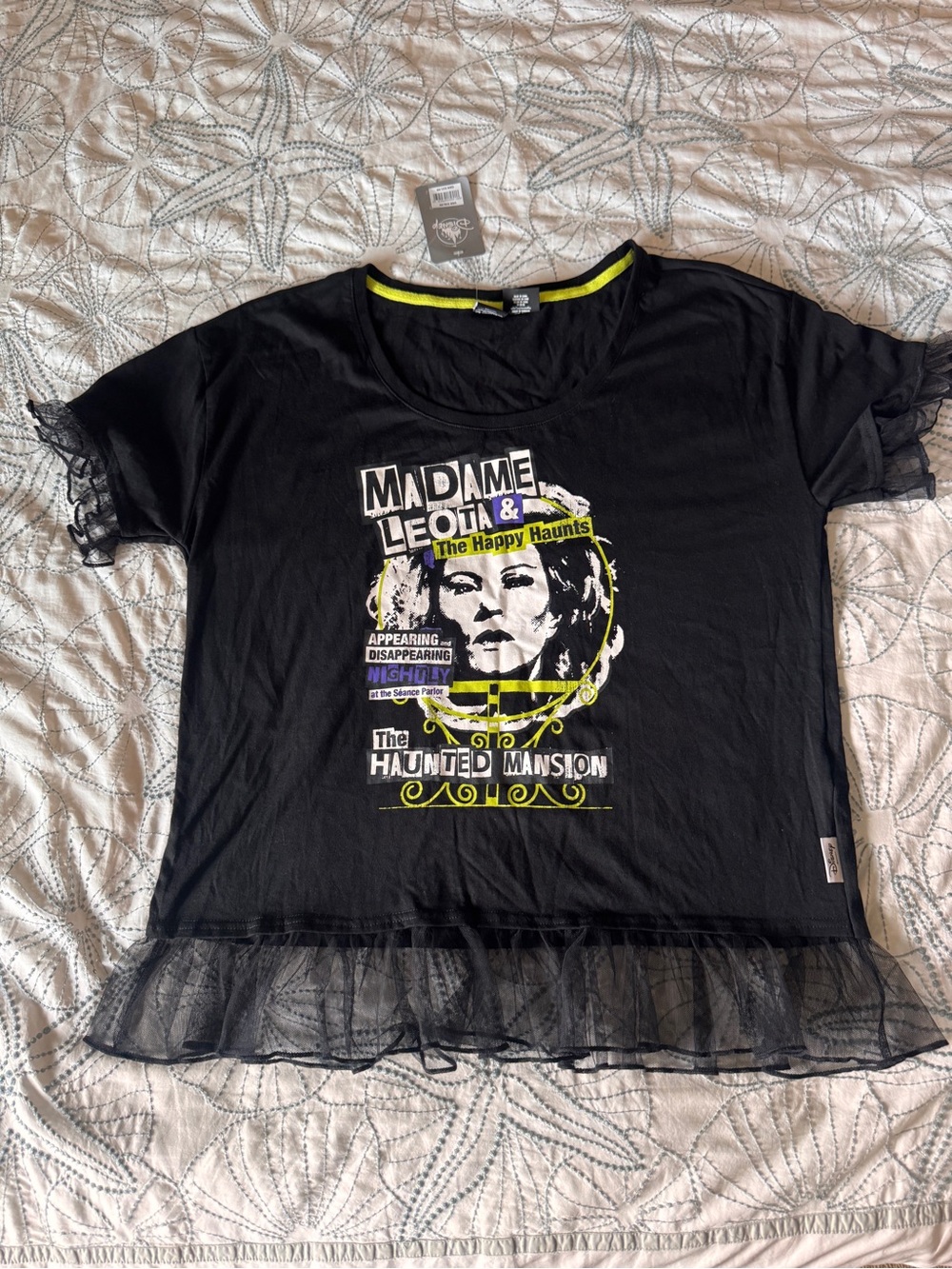 Disney Her Universe Haunted Mansion Black Madame Leota Shirt Large NWT